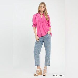 Umgee Linen Scalloped Ruffle Neck Blouse🆕